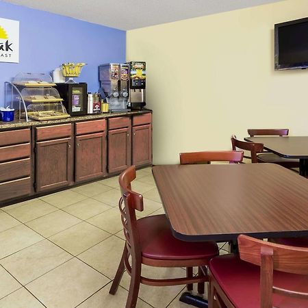 Days Inn By Wyndham Plymouth Zewnętrze zdjęcie