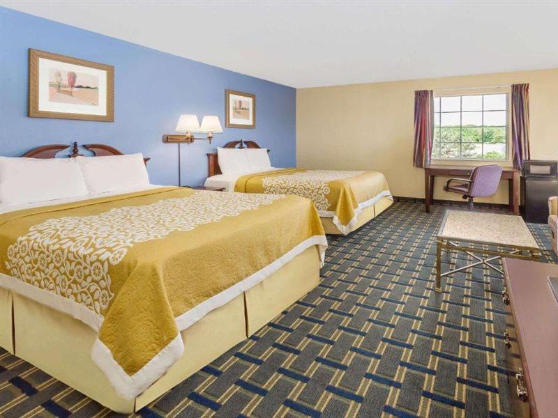 Days Inn By Wyndham Plymouth Zewnętrze zdjęcie