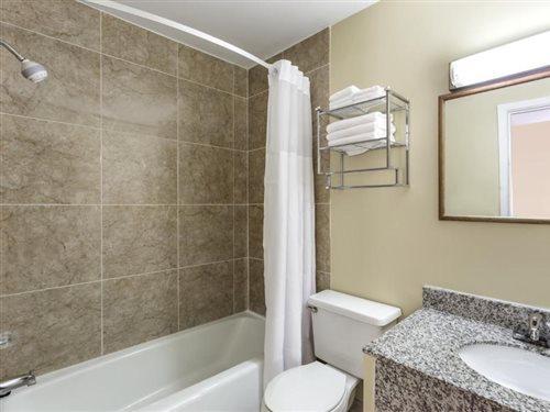 Days Inn By Wyndham Plymouth Zewnętrze zdjęcie