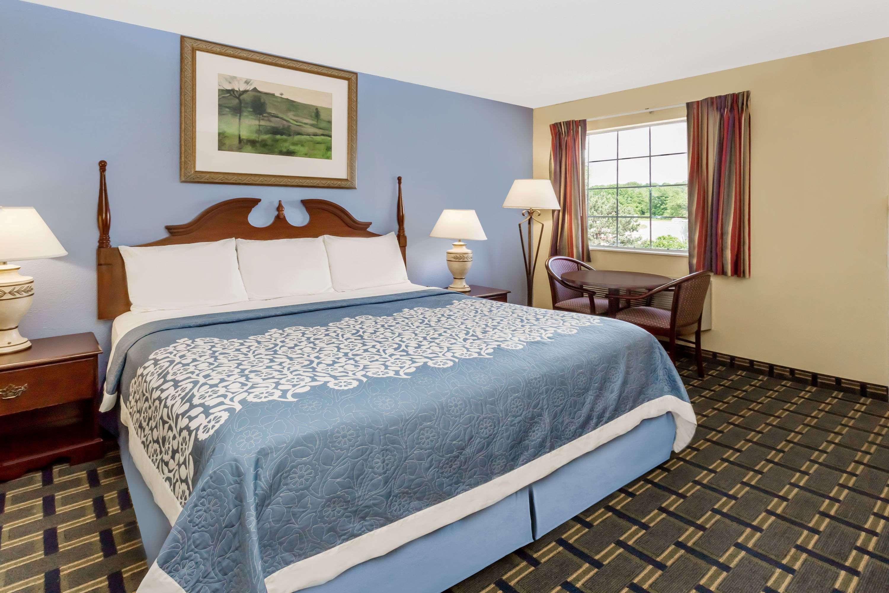 Days Inn By Wyndham Plymouth Zewnętrze zdjęcie