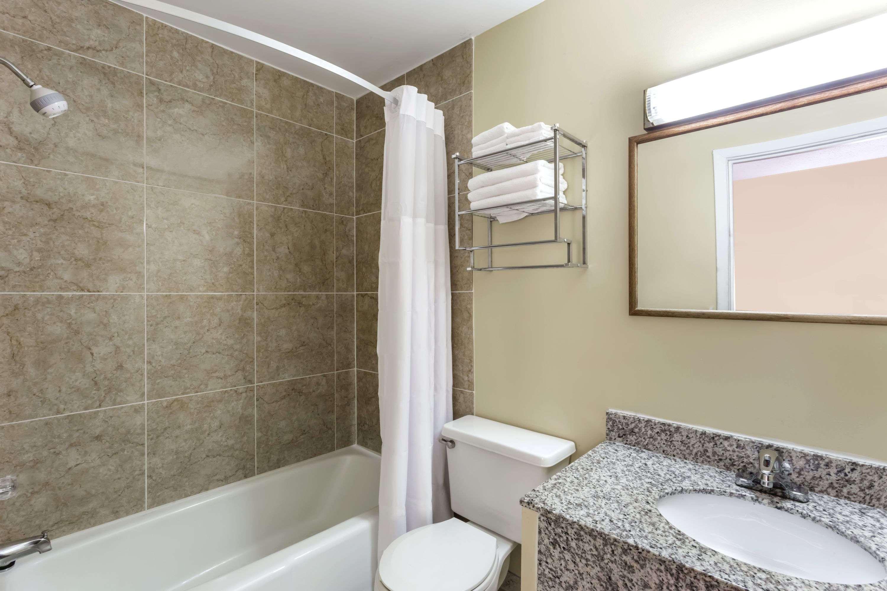 Days Inn By Wyndham Plymouth Zewnętrze zdjęcie